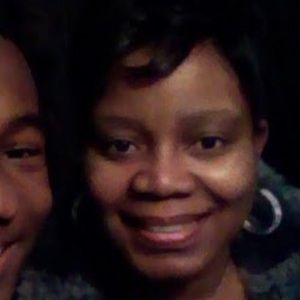 Meet your Posher, Dee dee